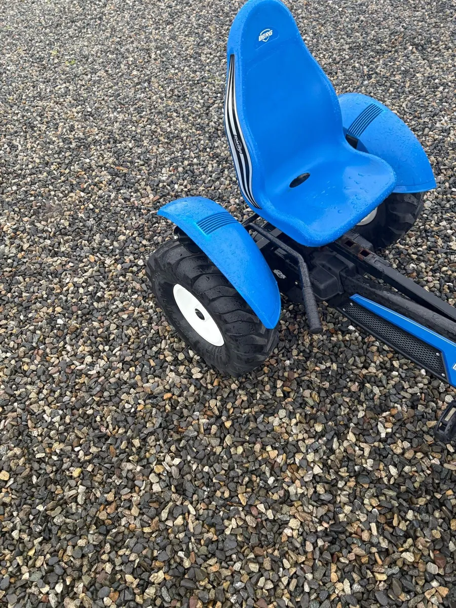 Berg new Holland Go Kart with extra seat - Image 4