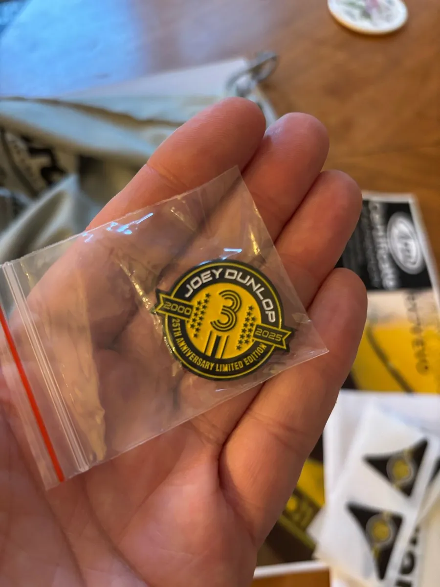 Arai RX7 Joey Dunlop - Image 3