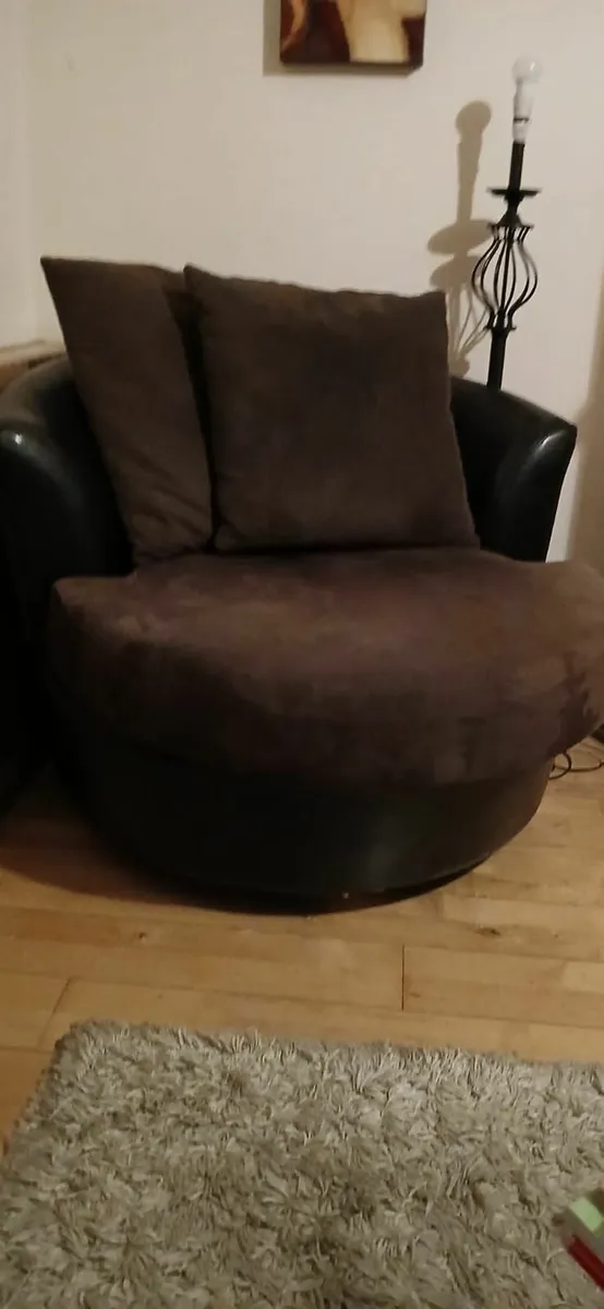 Cuddle Chair - Image 3