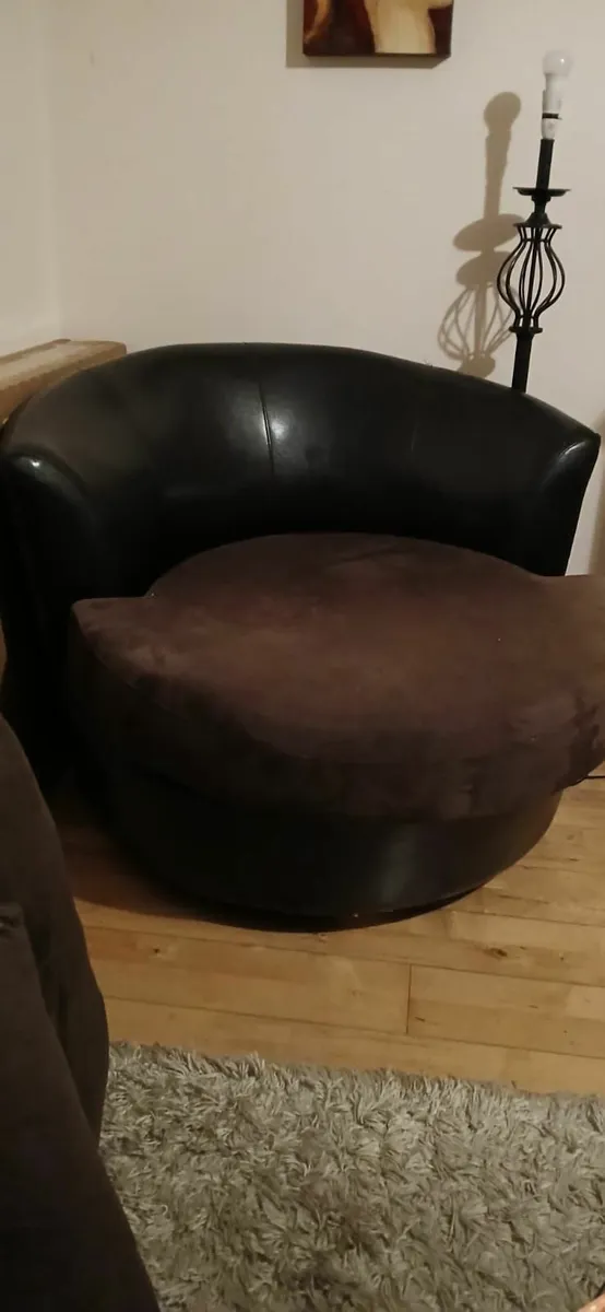 Cuddle Chair - Image 4