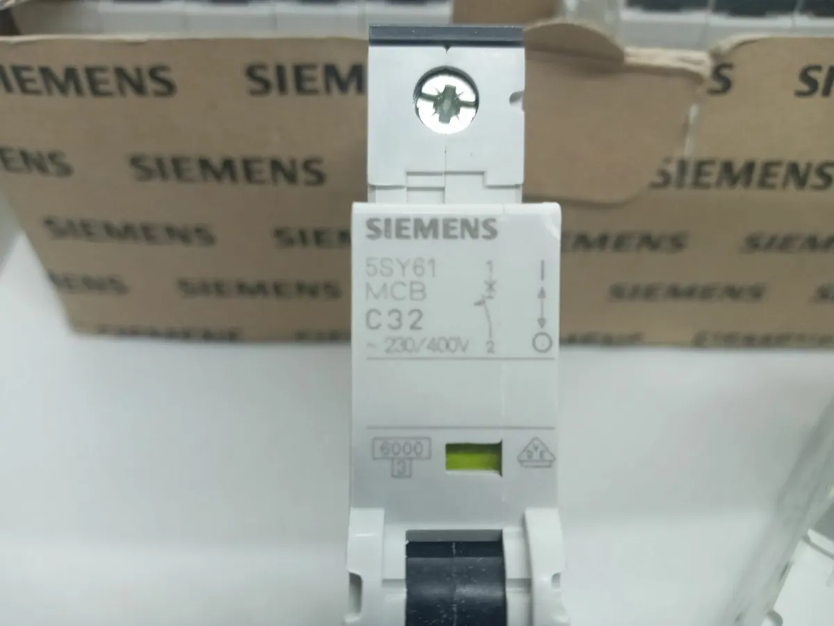 Delivery - Box Of 12 X Siemens 5sy6132-7 32a Mcb C - Image 3