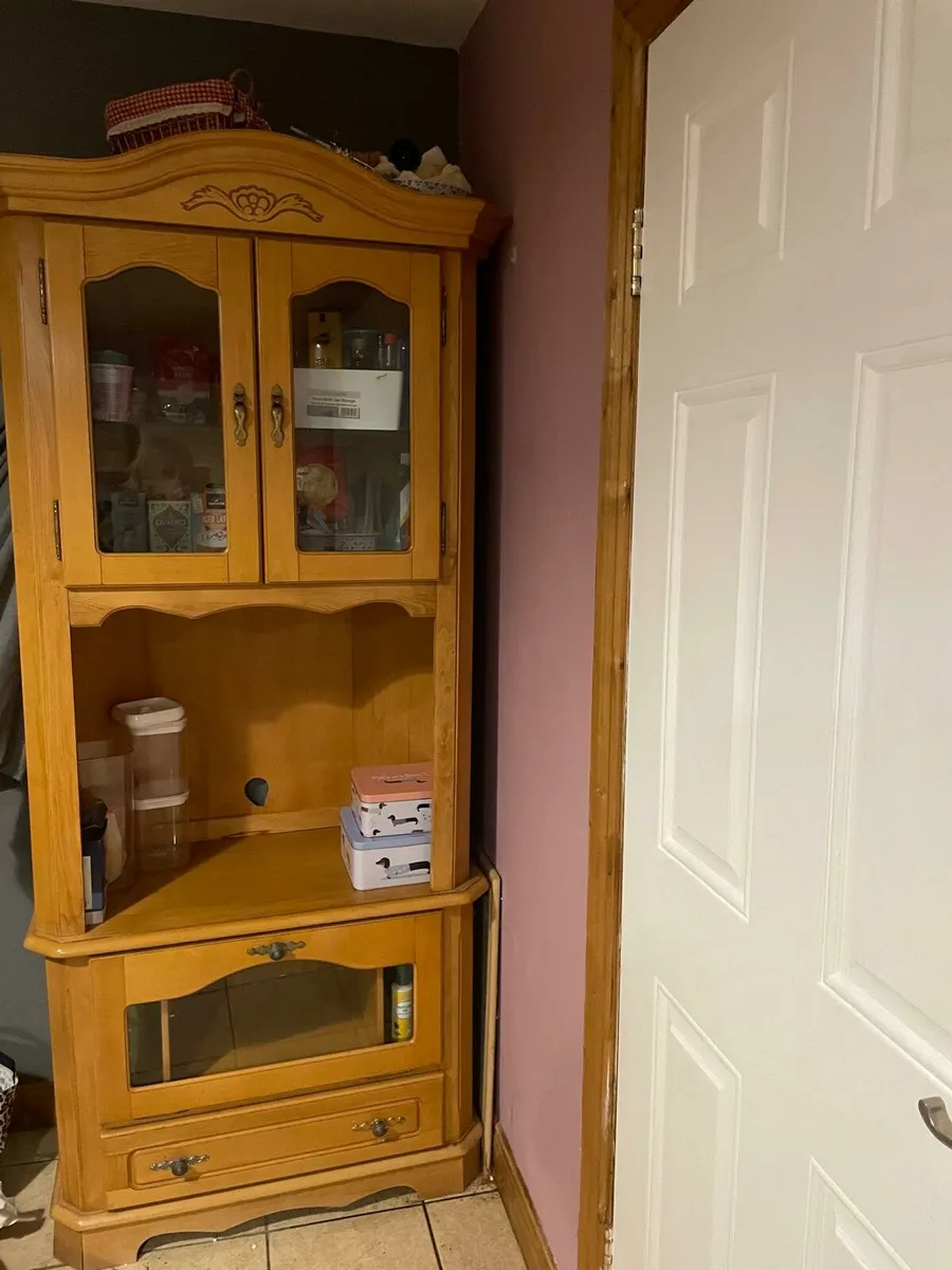 Kitchen furniture - Image 1