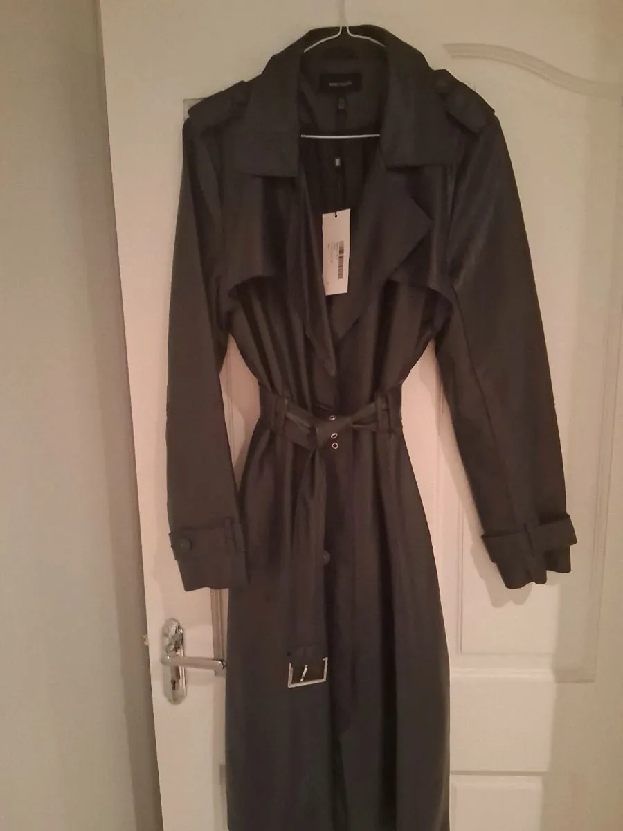 Navy leather karen millen coat - Image 2