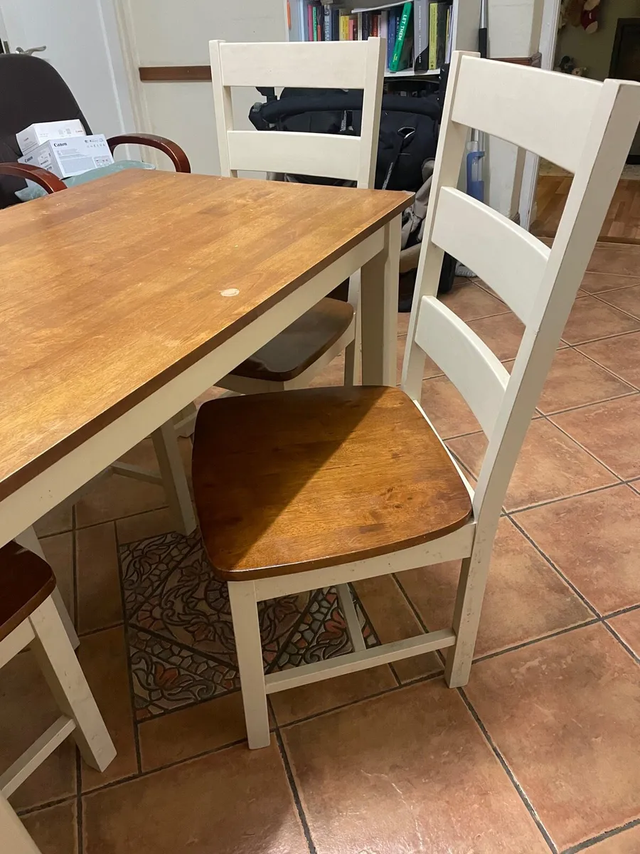 Solid wood table and chairs - Image 3