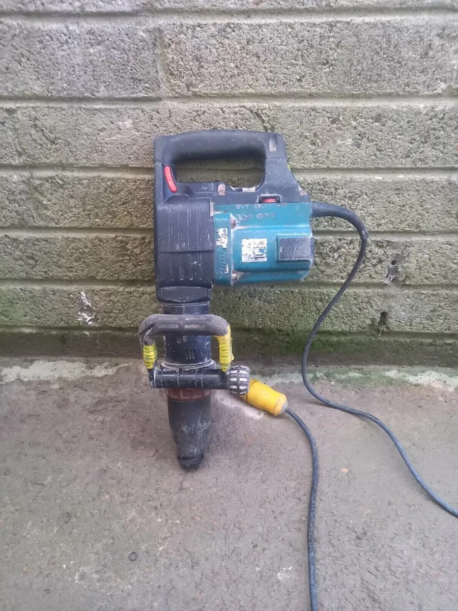 Makita Concrete Breaker - Image 3