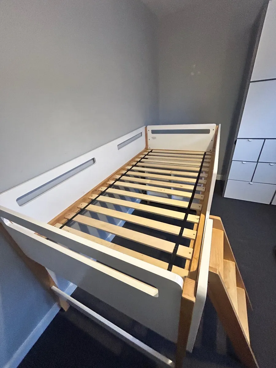Mid sleeper bed - Image 2