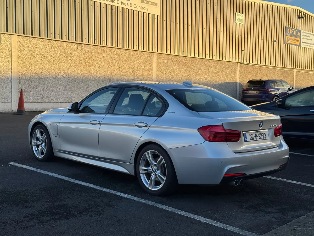 2018 BMW 3-Series | 37612 KM - Image 2