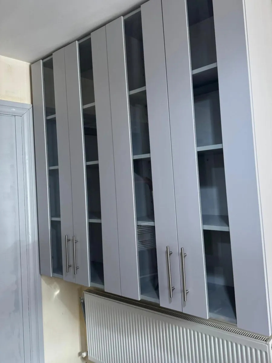 Glass wall units - Image 1