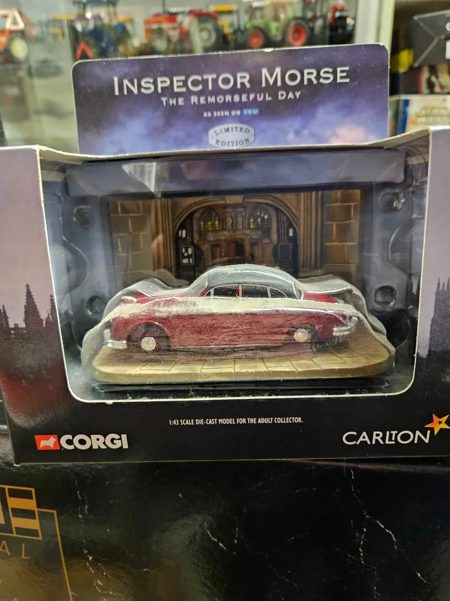 Corgi Inspector Morse Jaguar Diorama - Image 3