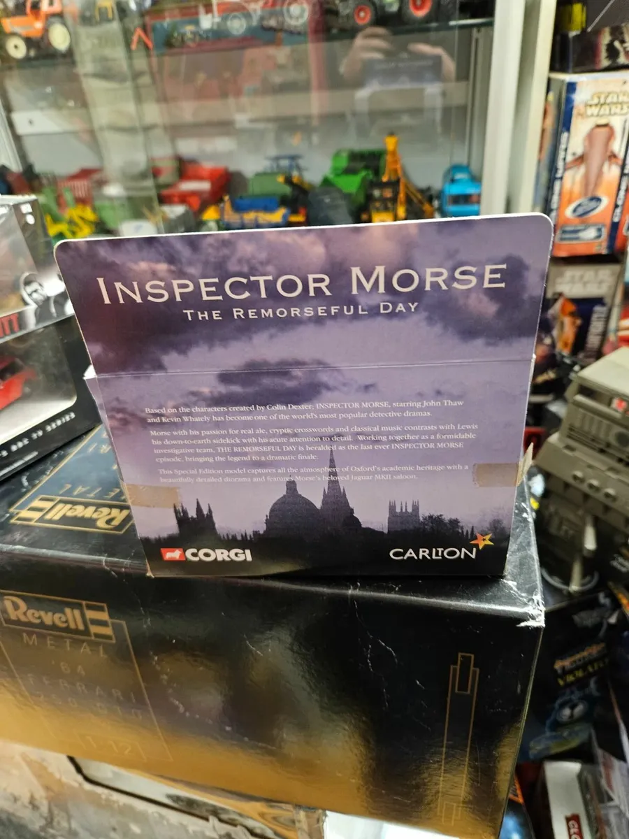 Corgi Inspector Morse Jaguar Diorama - Image 4