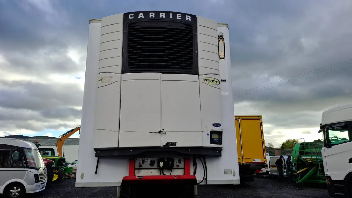 2013 Registered Chearue 3 axle fridge 1850 Carrier - Image 2