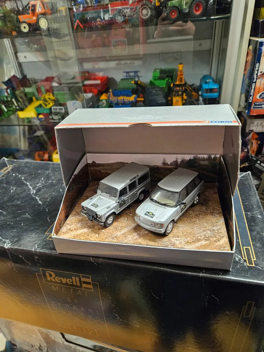 Corgi Landrover Range Rover Set - Image 1