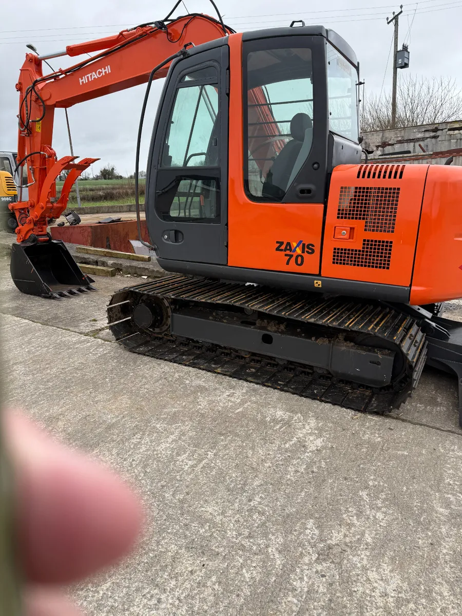 Hitachi Zaxis 70-1 - Image 1