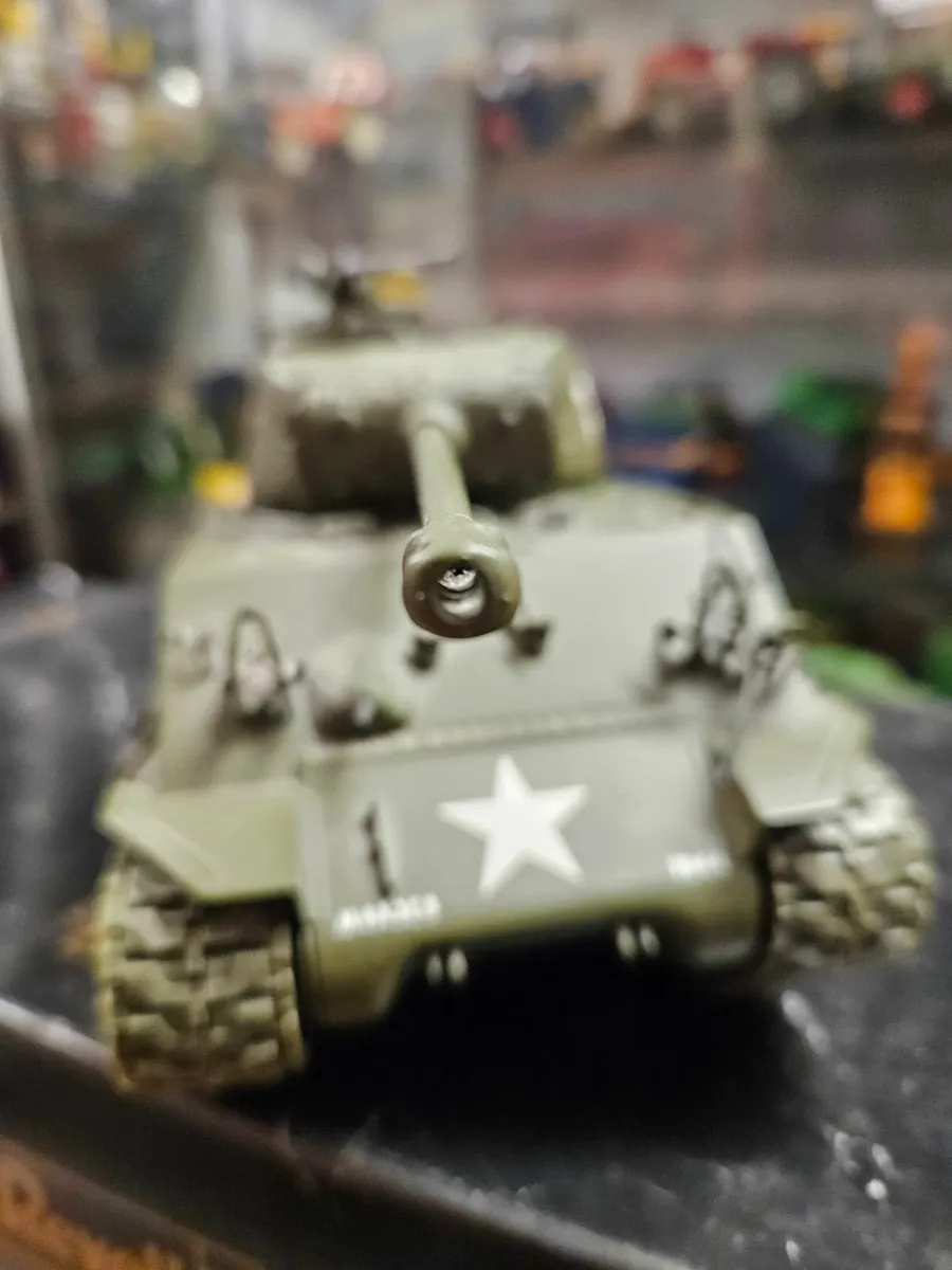 Corgi Franklin Mint American WW2 Sherman Tank 1.24 - Image 1