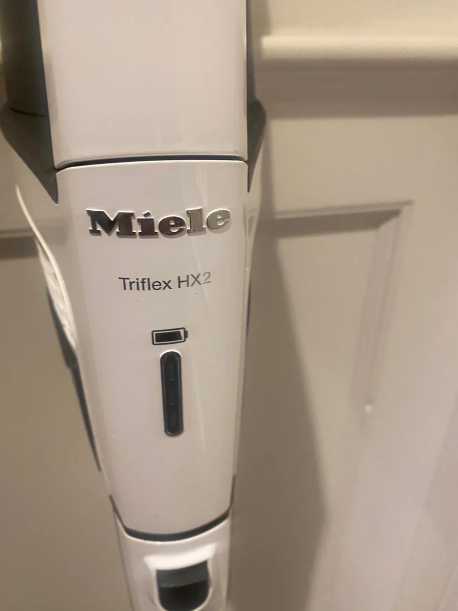 Miele HX2 Triflex cordless hoover - Image 3