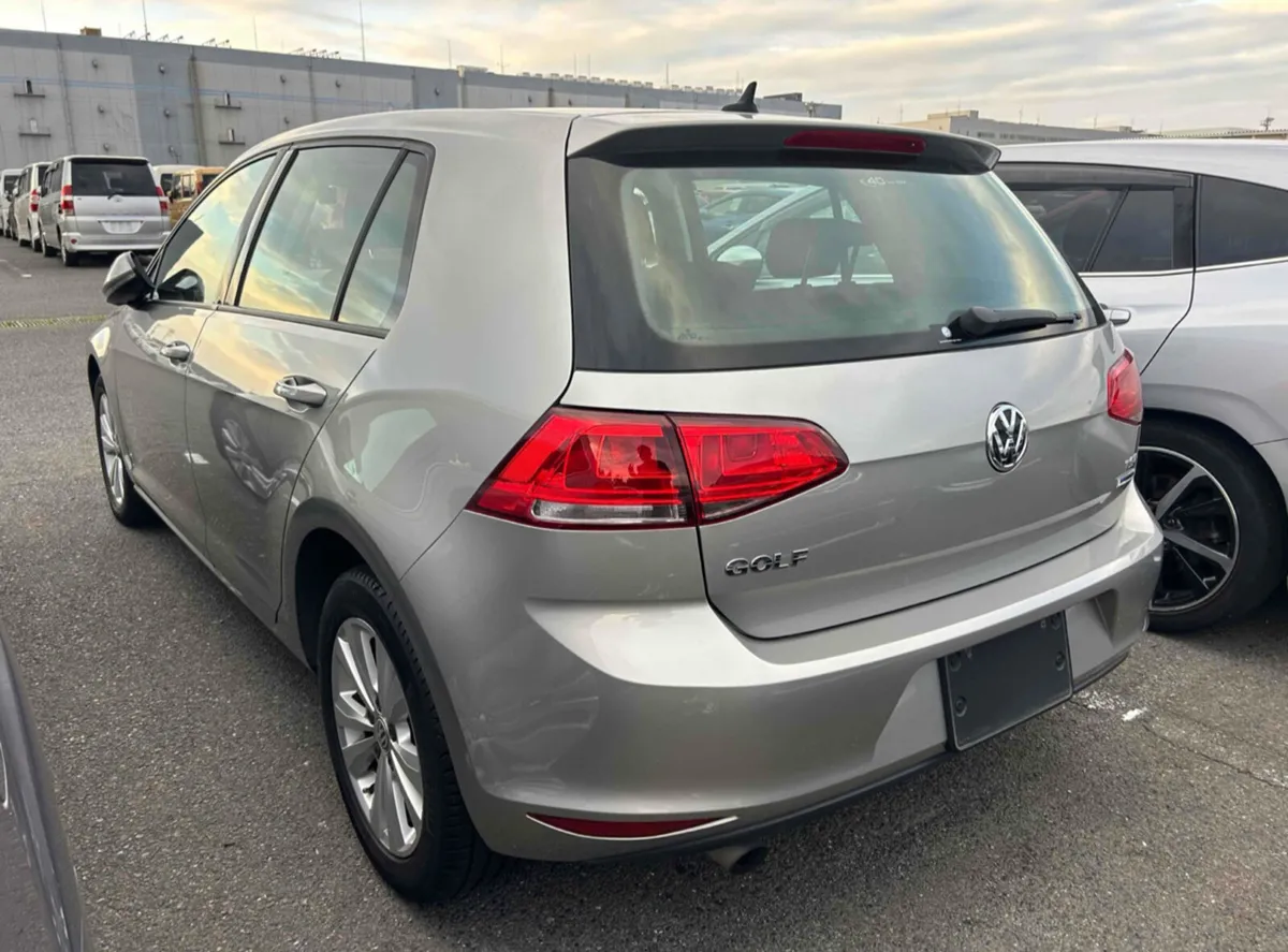 2015 VW Golf 1.2 Petrol - Automatic - Image 2