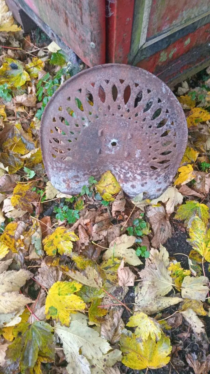 Vintage tractor seat - Image 2
