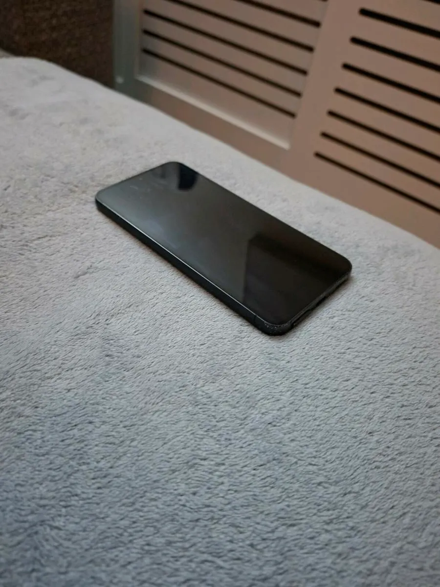 Samsung Galaxy S23 - 256GB (Unlocked) - Image 3