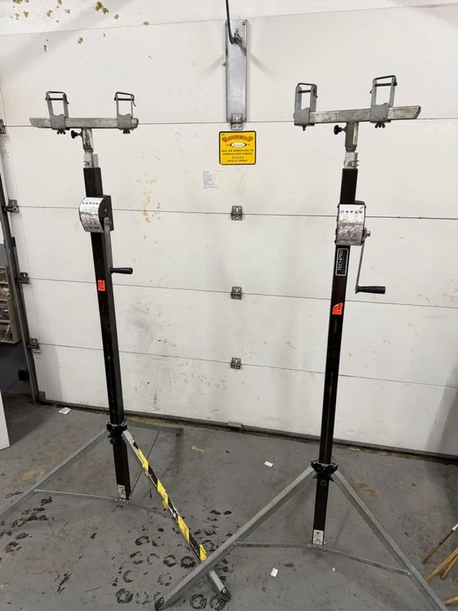 2 x Showgear 3800 Wind Up Truss Stands