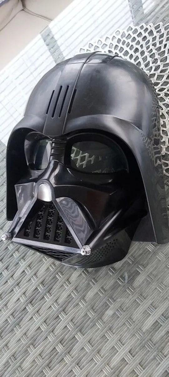 Premium Darth Vader electronic helmet - Image 1