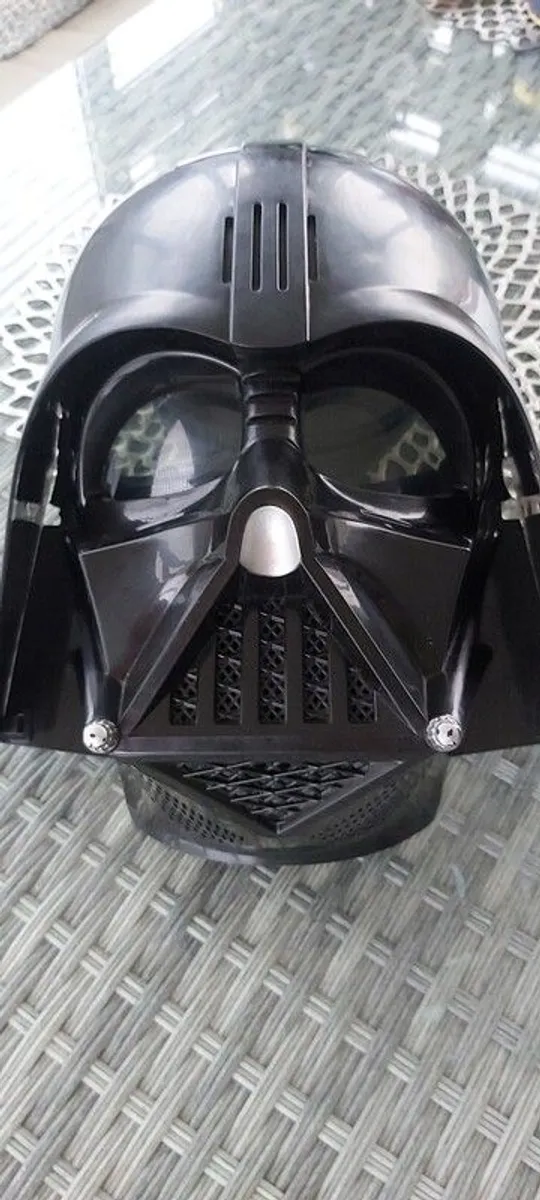 Premium Darth Vader electronic helmet - Image 2