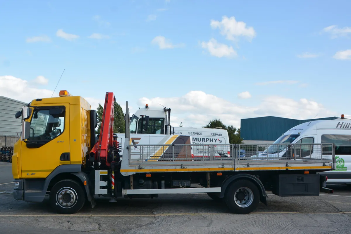 DAF 12T GVW & Fassi Remote crane - Image 3