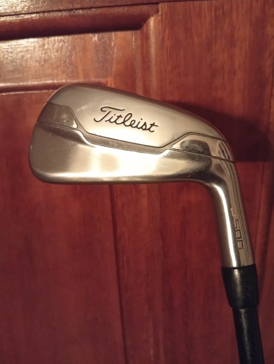 Titleist U 500 4 Iron Untility Club As New - Image 1