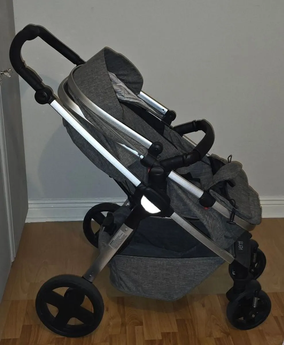 Baby Elegance Pram, Babylo Walker, Babylo Extendable Fireguard - Image 4