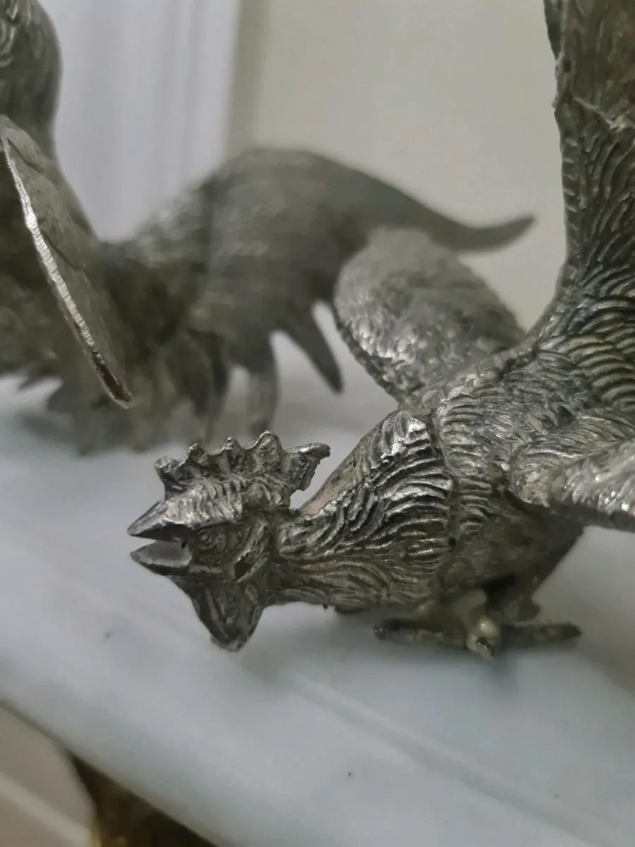 A pair of silver metal handmade silver roosters - Image 4