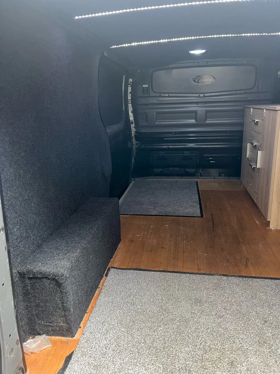 Nissan nv 300 - Image 2