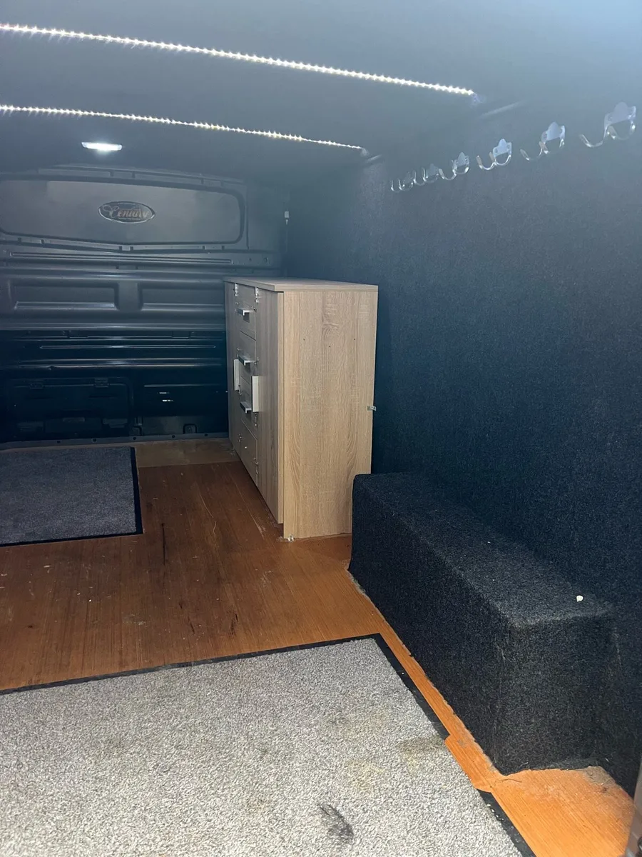 Nissan nv 300 - Image 3