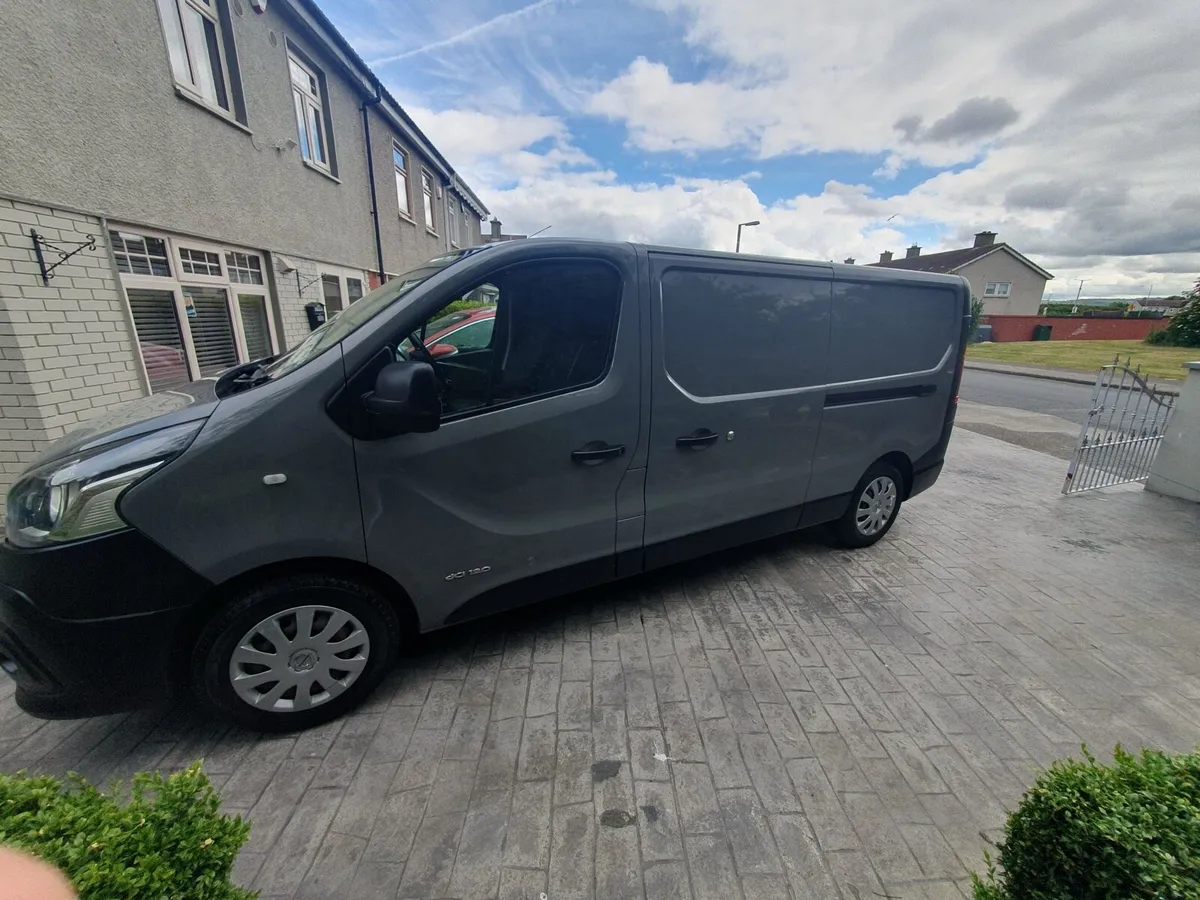 Nissan nv 300 - Image 1