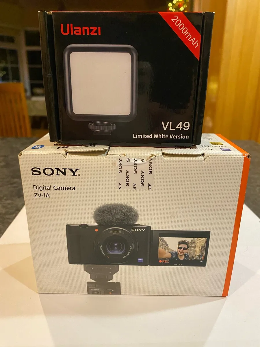 Digital Camera / Vlogger - Image 4