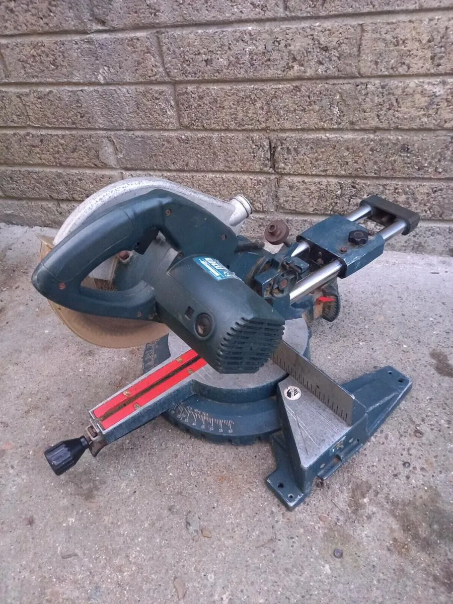 Bosch 10 Inch Chopsaw - Image 3