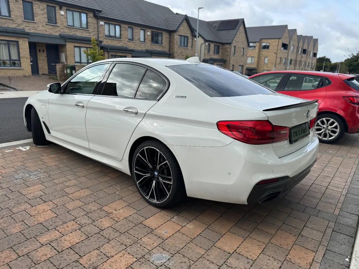 2017 BMW 530e M-Sport - Image 3