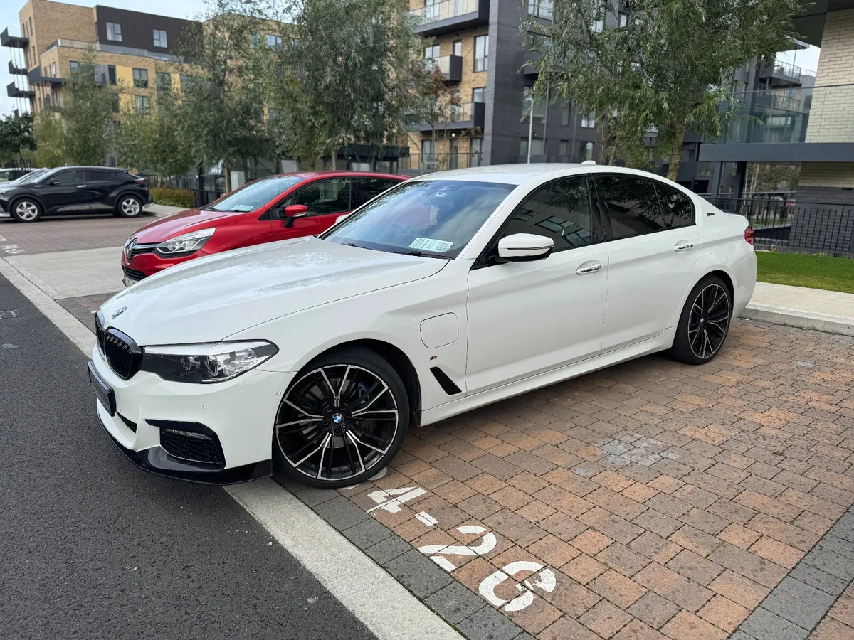 2017 BMW 530e M-Sport - Image 2