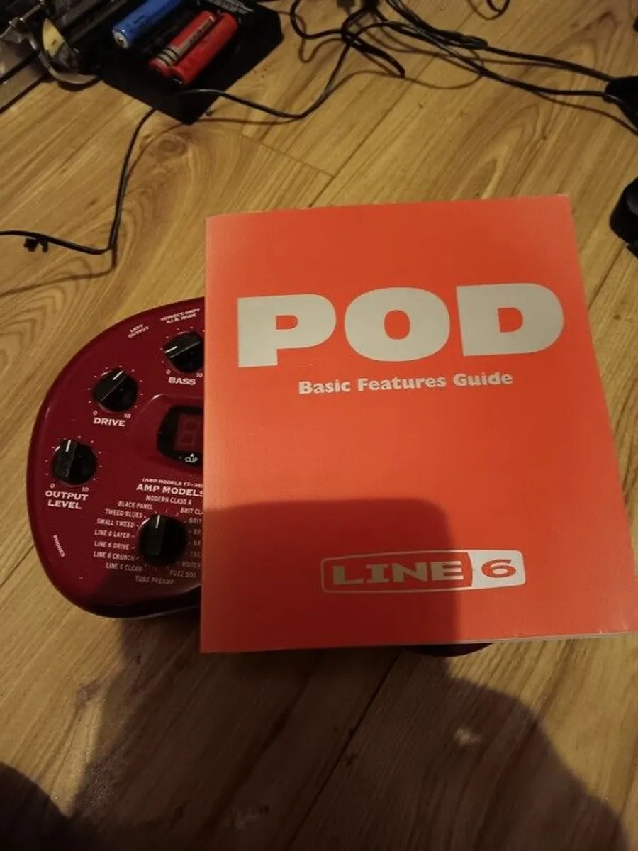 Line 6 pod and two digital delay peddal - Image 4