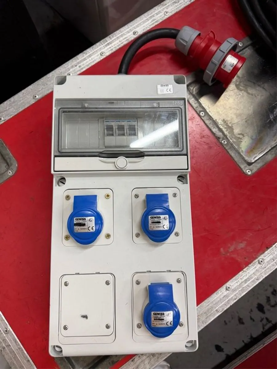 16a 3 Phase Power Distributor
