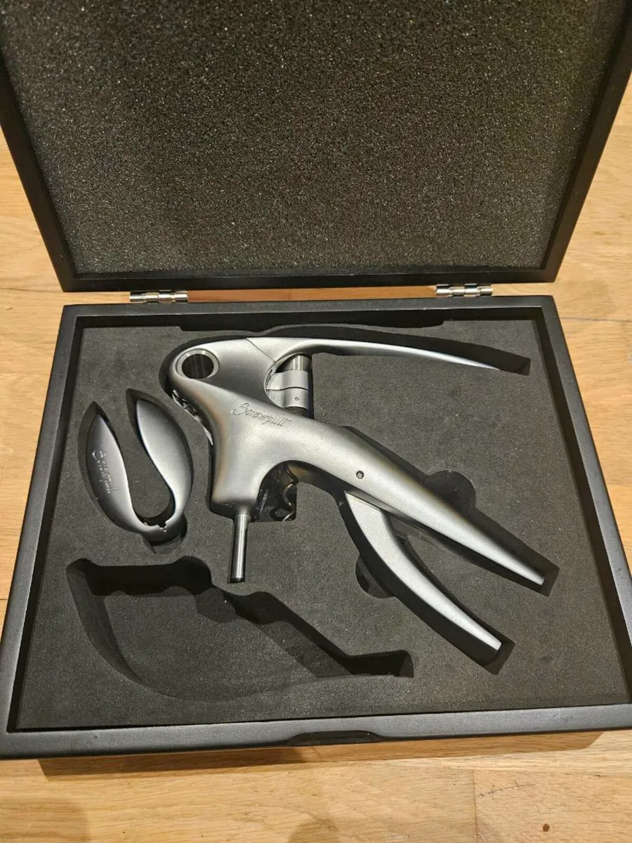 Screwpull corkscrew. Free. must go - Image 1