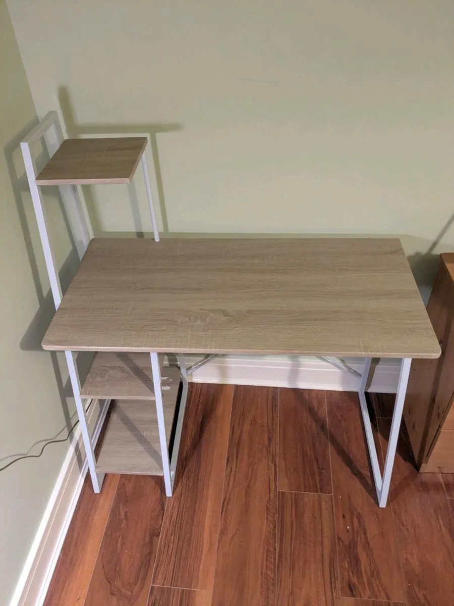 Study desk - Image 2