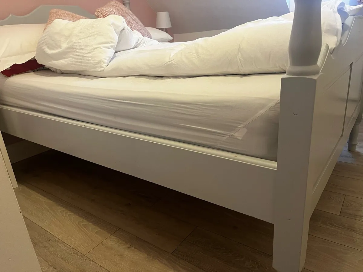 Double Bed - Image 4