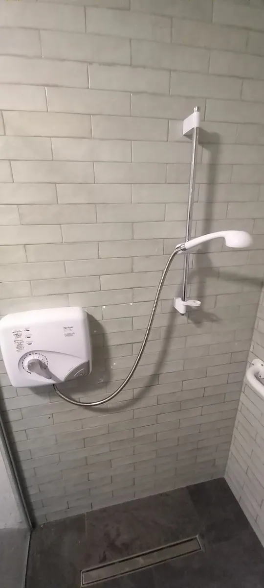 Triton omnicare shower - Image 3