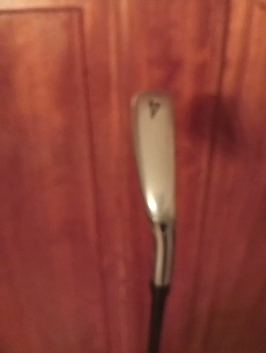 Titleist U 500 4 Iron Untility Club As New - Image 2