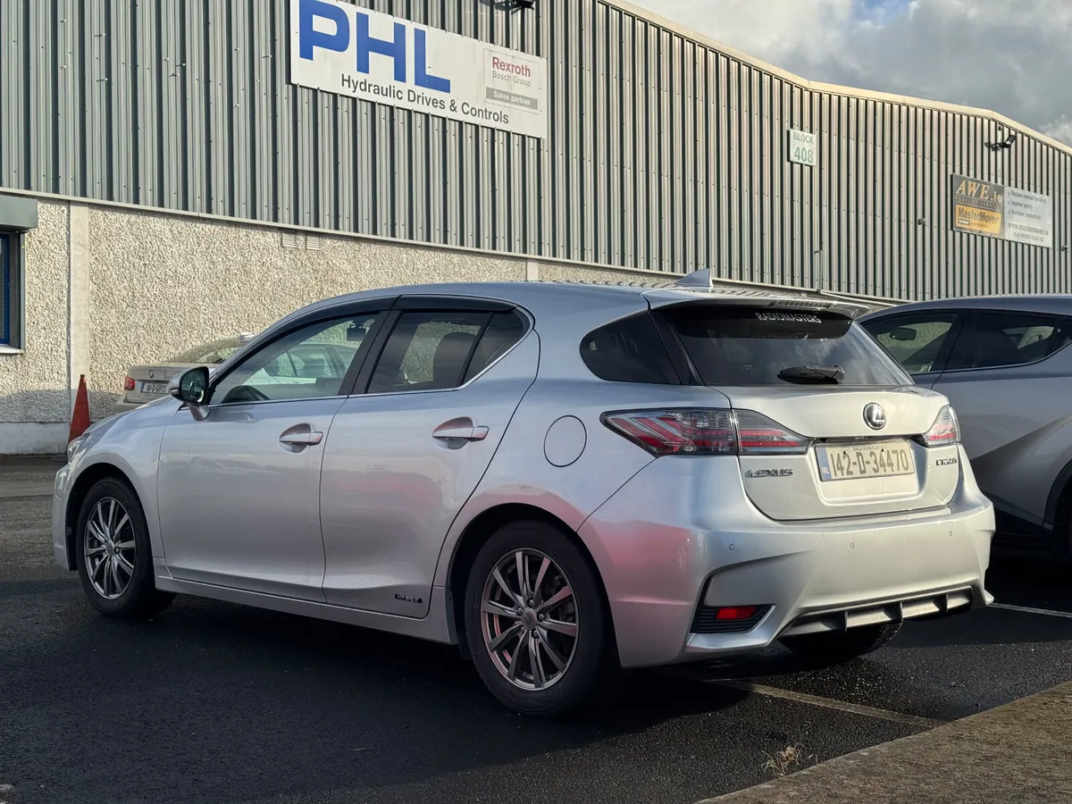 2014 Lexus CT - Image 2