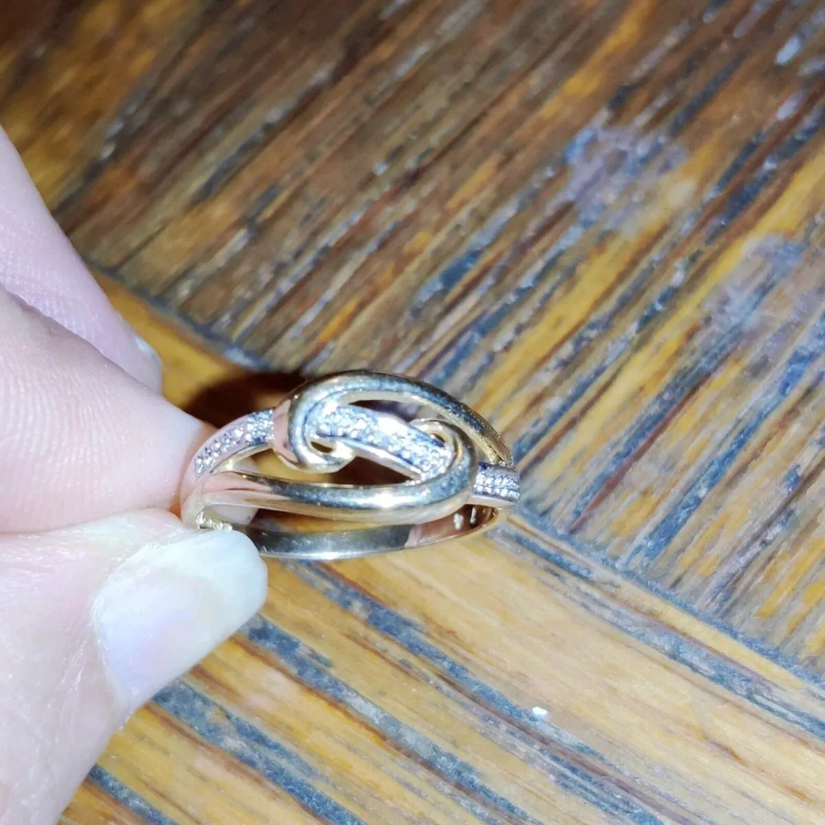 DIAMOND TWIRLY TWIST, 9CT YELLOW Gold New Ring ! - Image 3