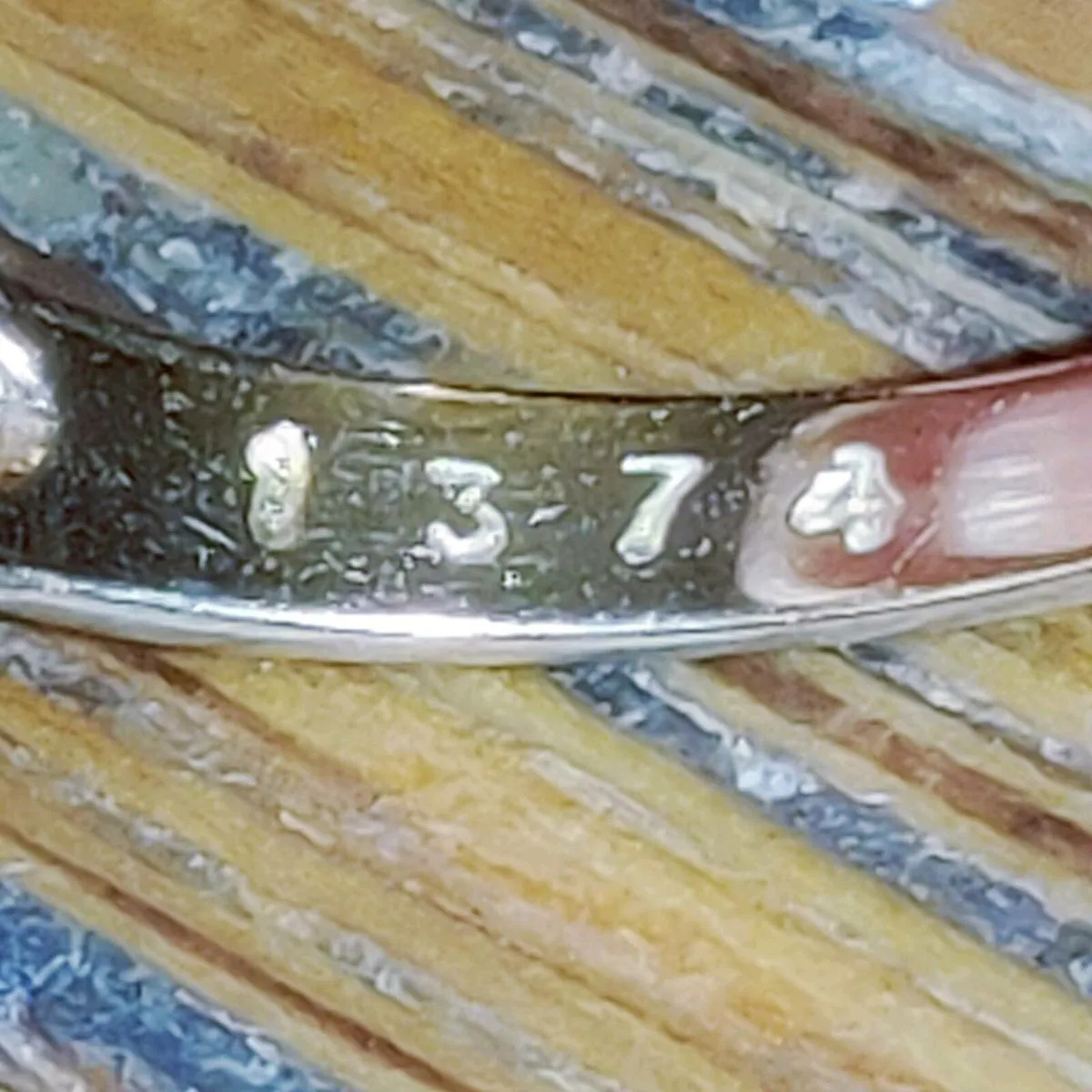 DIAMOND TWIRLY TWIST, 9CT YELLOW Gold New Ring ! - Image 4