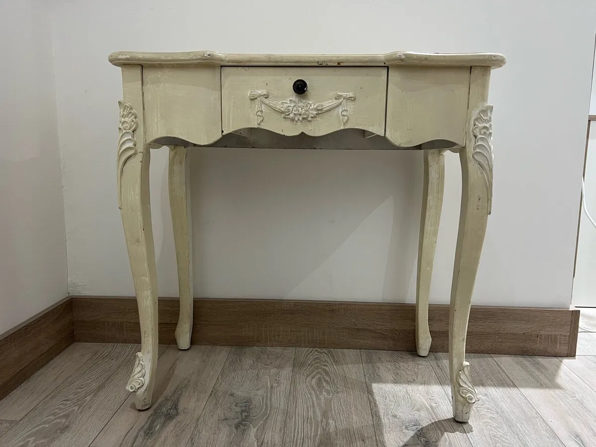Dressing table - Image 1