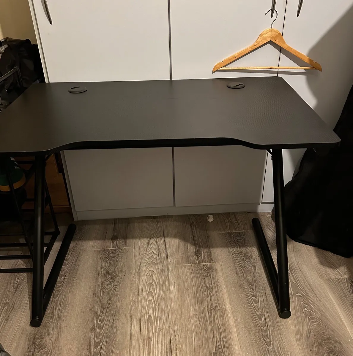 Gaming table and chair - Image 4