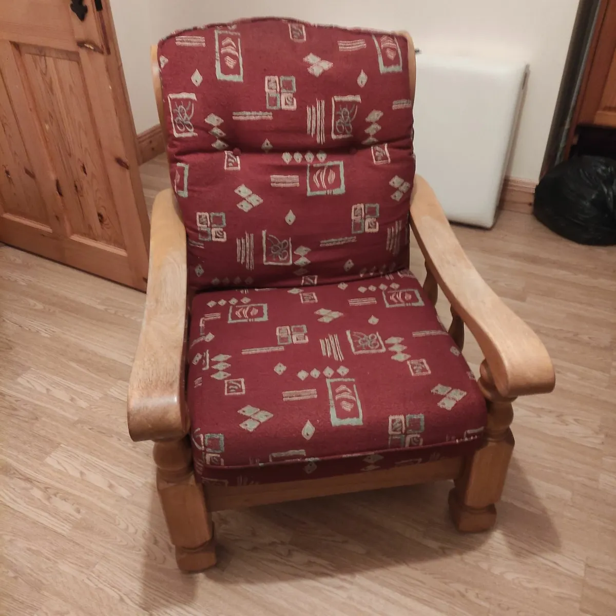 Armchair and two seatet - Image 1