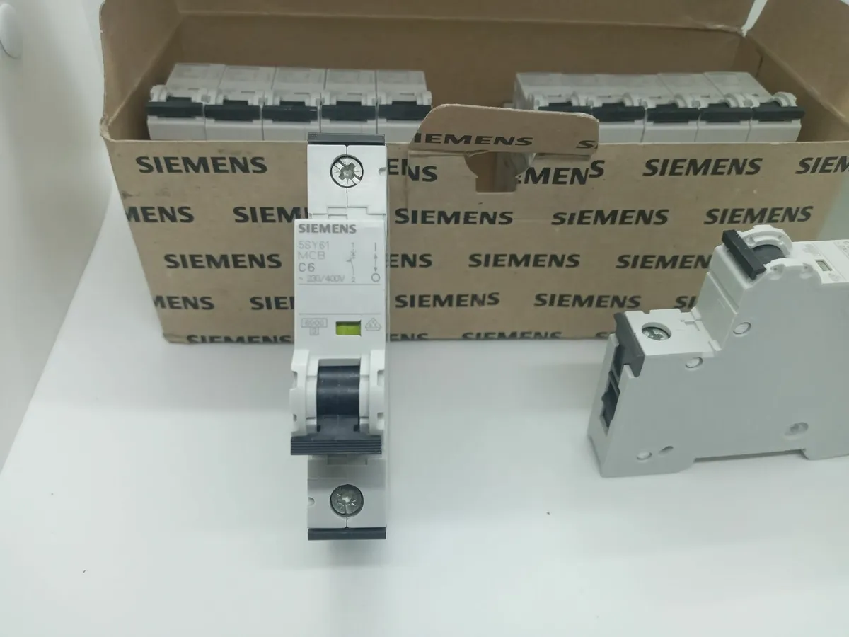 Delivery - 12 x Siemens 5SY6106-7 MCB C6 Circuit B - Image 3